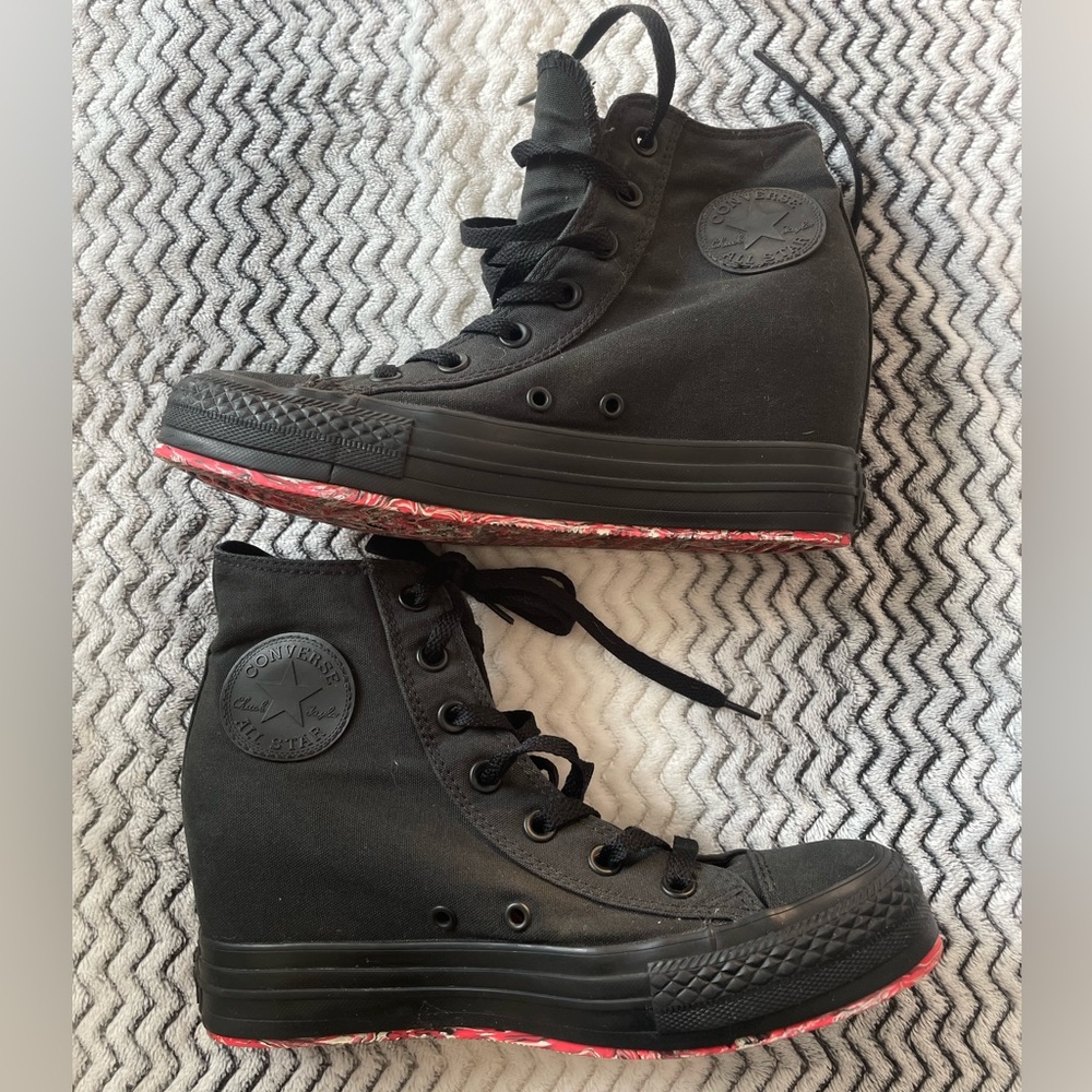 EUC Converse Hidden Platform High-Tops with Red Sole Artist Collab Sz 8.5